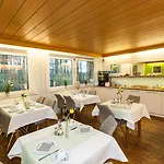 斯普林赫尔斯特思酒店 Großburgwedel