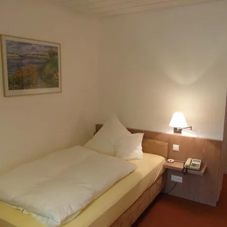 Am Springhorstsee 3*